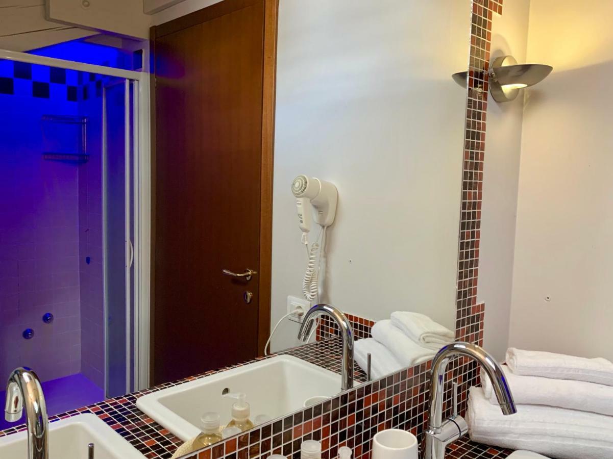Porta Ronca - B&B, Suites & Apts Rho Ngoại thất bức ảnh